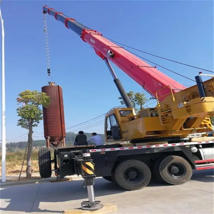 江州80吨吊车出租多少钱